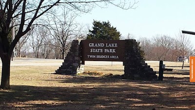 Twin Bridges State Rec Area - Miami, Missouri campground